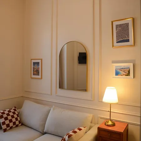 Διαμέρισμα Chic Parisian *